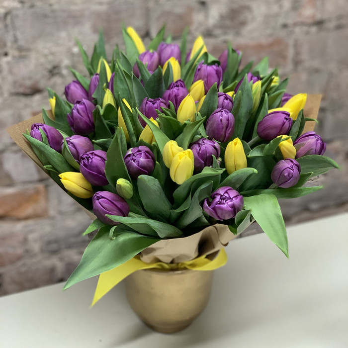 Фиолетовые & жёлтые тюльпаны
