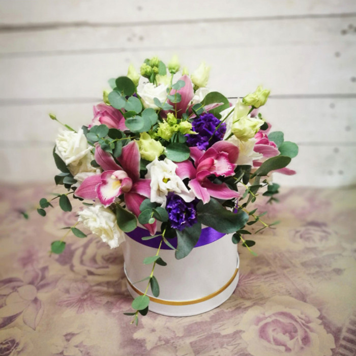 Orchids & Eustoma in hat box