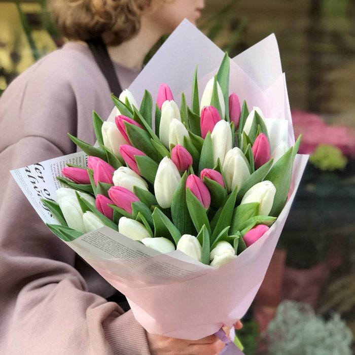 Pink & White Tulip bouquet