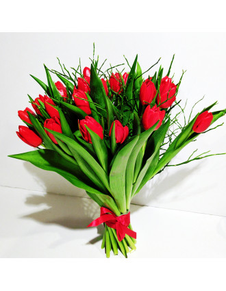 Bouquet of red tulips "Simona"