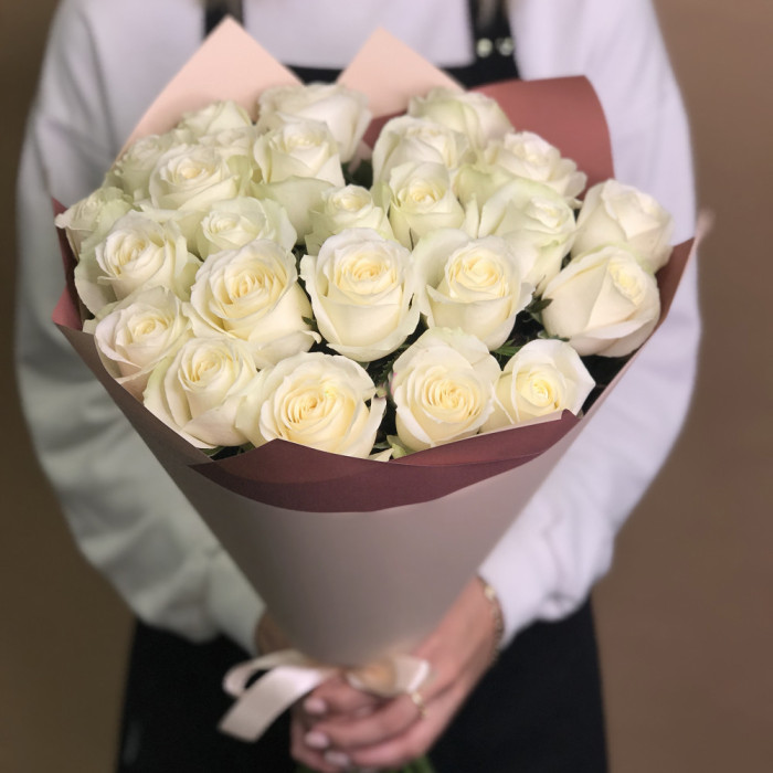 25 White Roses bouquet  (40/50/60/70cm)
