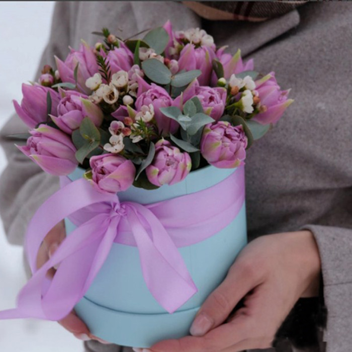 15 пионовидных тюльпанов в коробке "Эва"