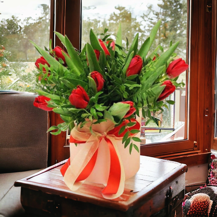 Box with 15 red tulips